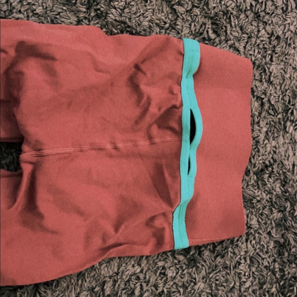 fabletics legging bundle - Picture 7 of 8